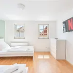Großzügige Monteurwohnungen In Mit Smart Tv, Wifi, Parkplatz *